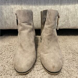 Elegant Women's Suede Ankle Boots -